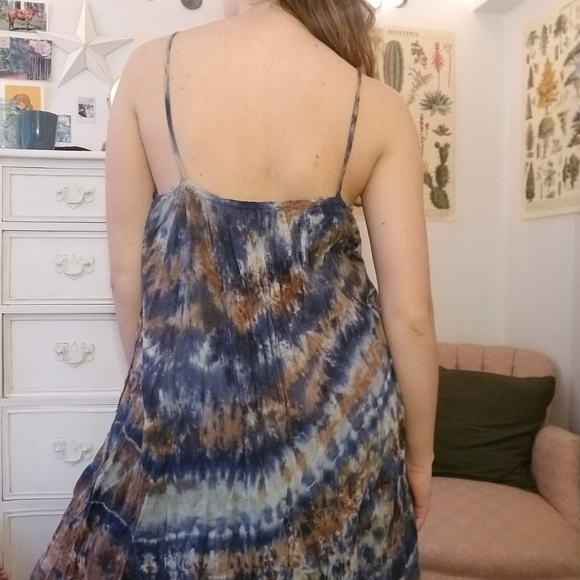 Aritzia Flowy Maxi Dress - Picture 2 of 3